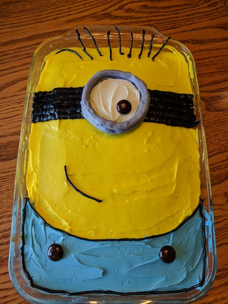 Cake with a Minion drawn on it